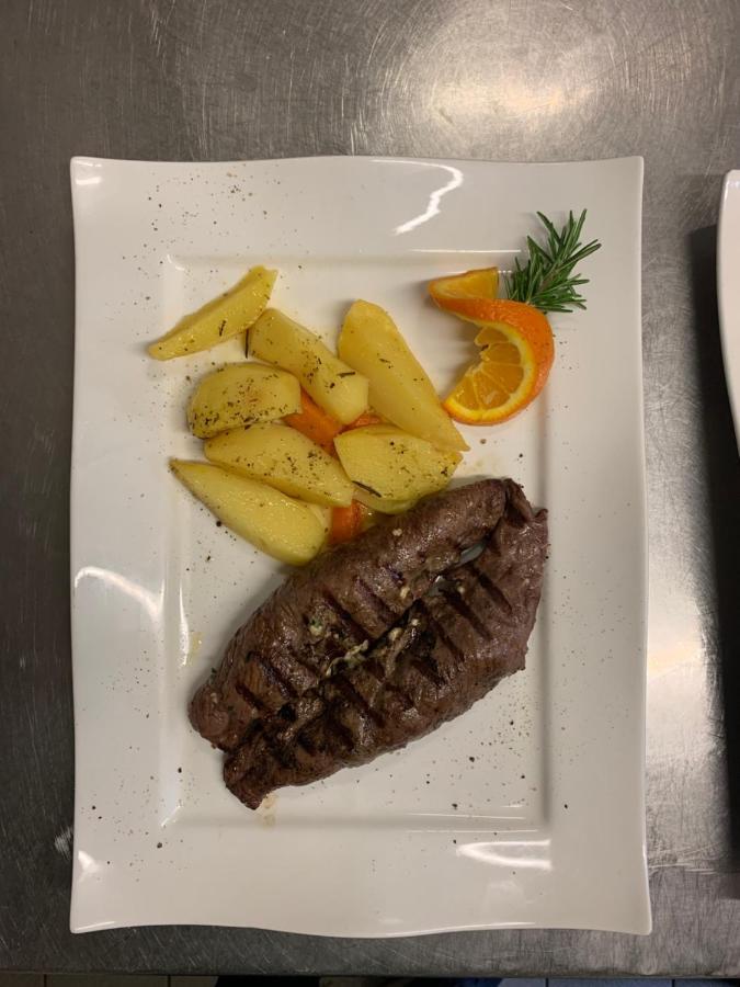 Hotel Und Restaurant Zeus Wolfsburg Buitenkant foto